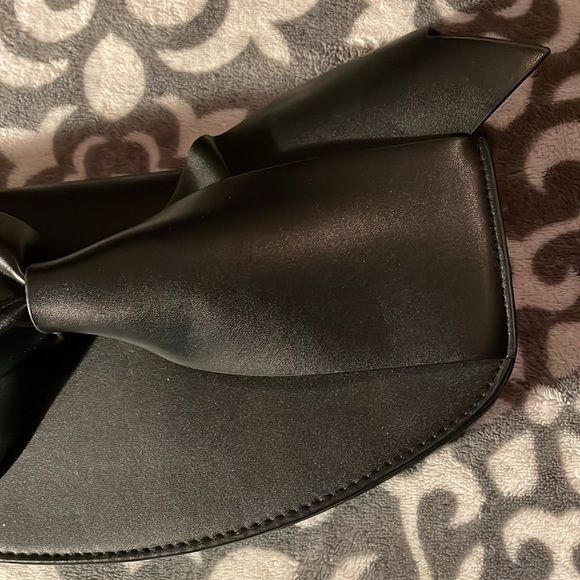 NWT Black Zippered Clutch Wristlet - Picture 4 of 7